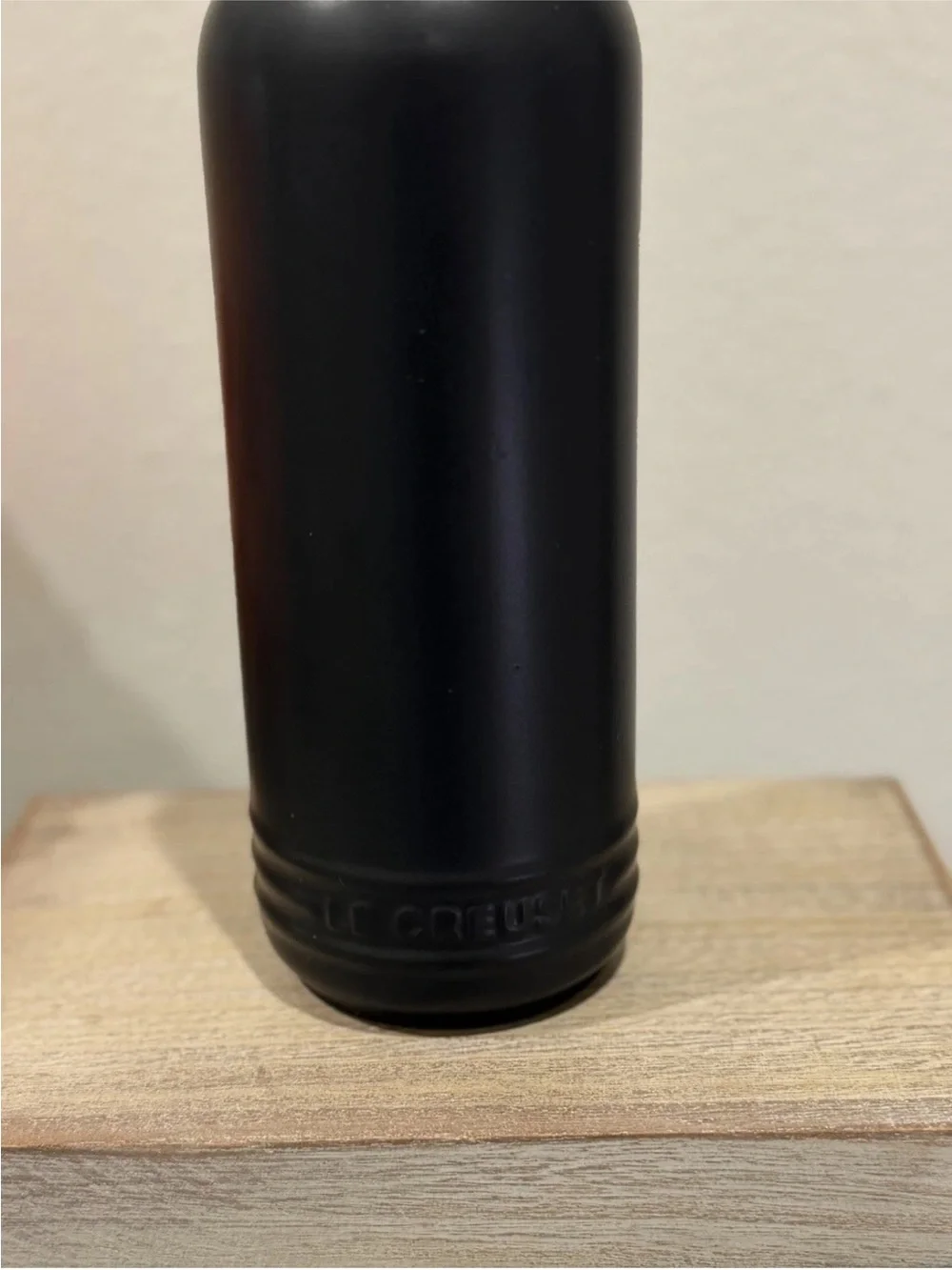 Le Creuset Stoneware Signature Oil Cruet 600ml / 20oz ~ Matte Black, New